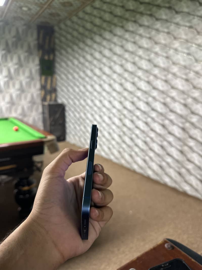 Apple iPhone 13 1