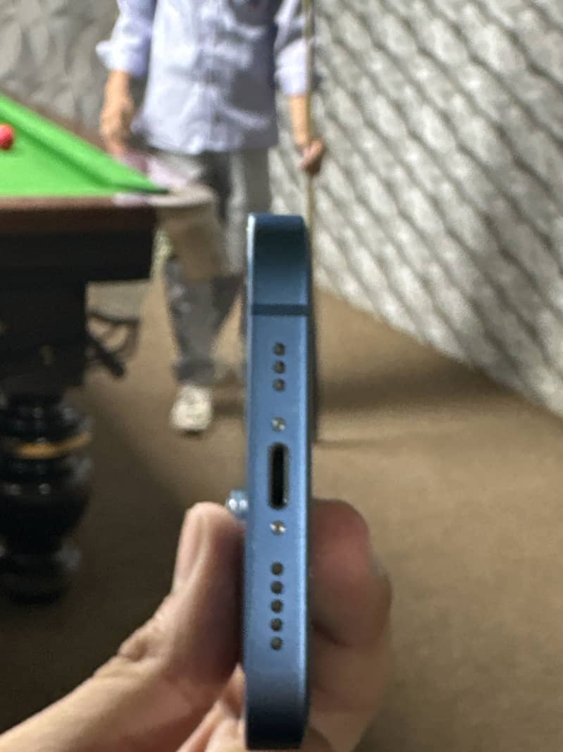 Apple iPhone 13 4