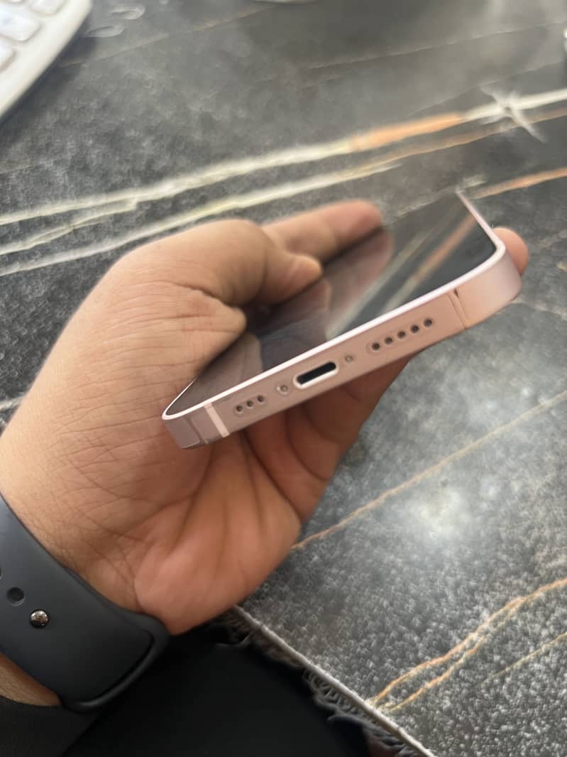 Apple iPhone 13 3