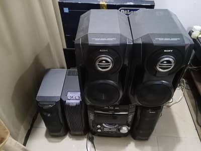 Sony home theater set Model MCH-VX88