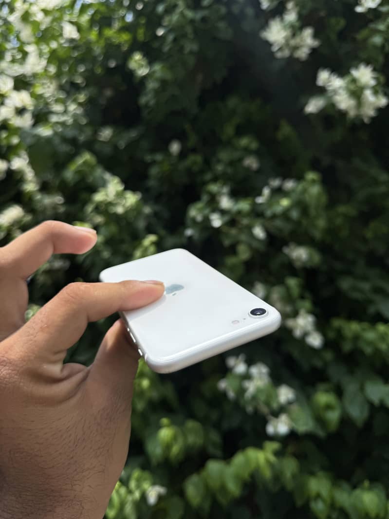Apple iPhone SE 4