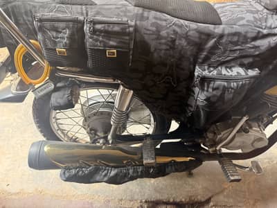 Special golden edition cg 125  2026 ka 5month ki bike hai
