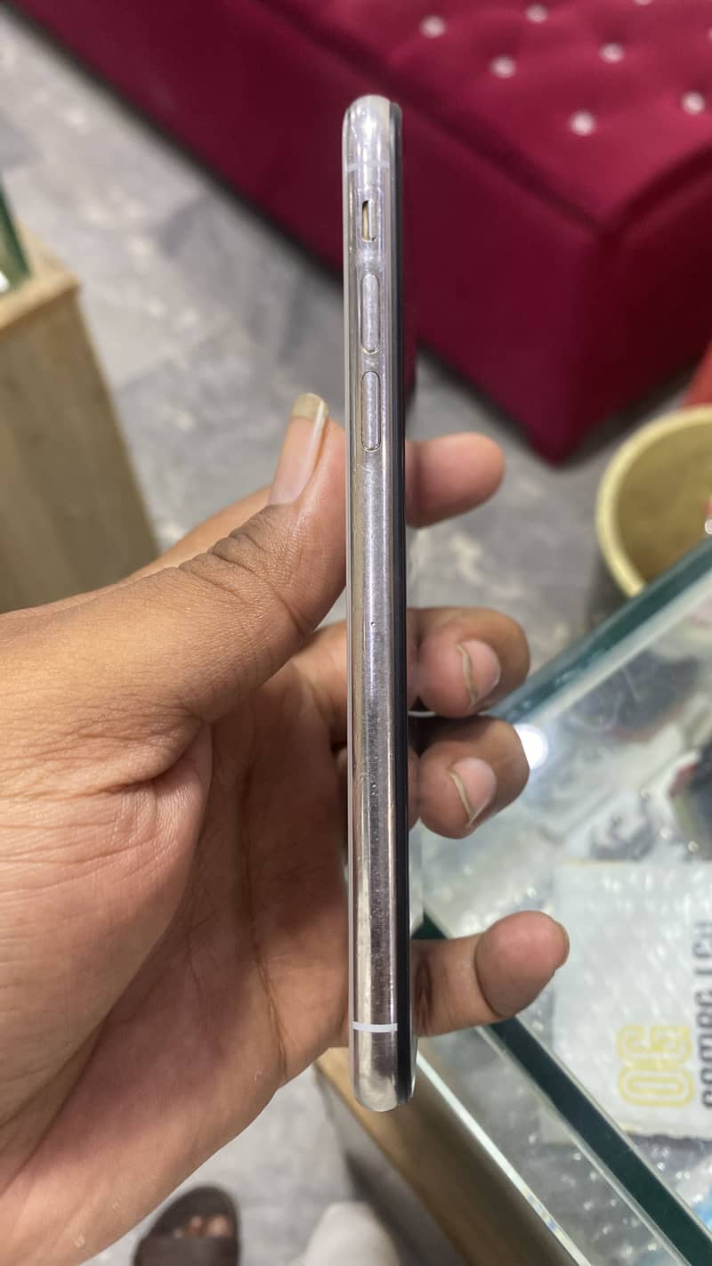 Apple iPhone X 3