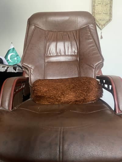 Used Boss Revolving Chair