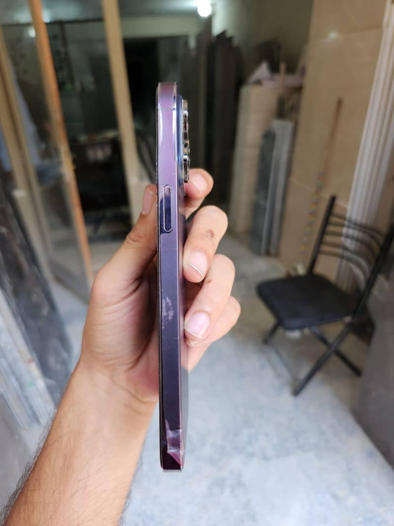 Apple iPhone 14 Pro Max 1