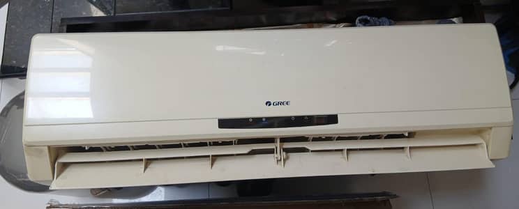 Very Good Condition Gree Split AC For Sale