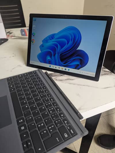 Surface Pro 5 | i5 7th | 8 256 | 2k Resolution |  03256785678