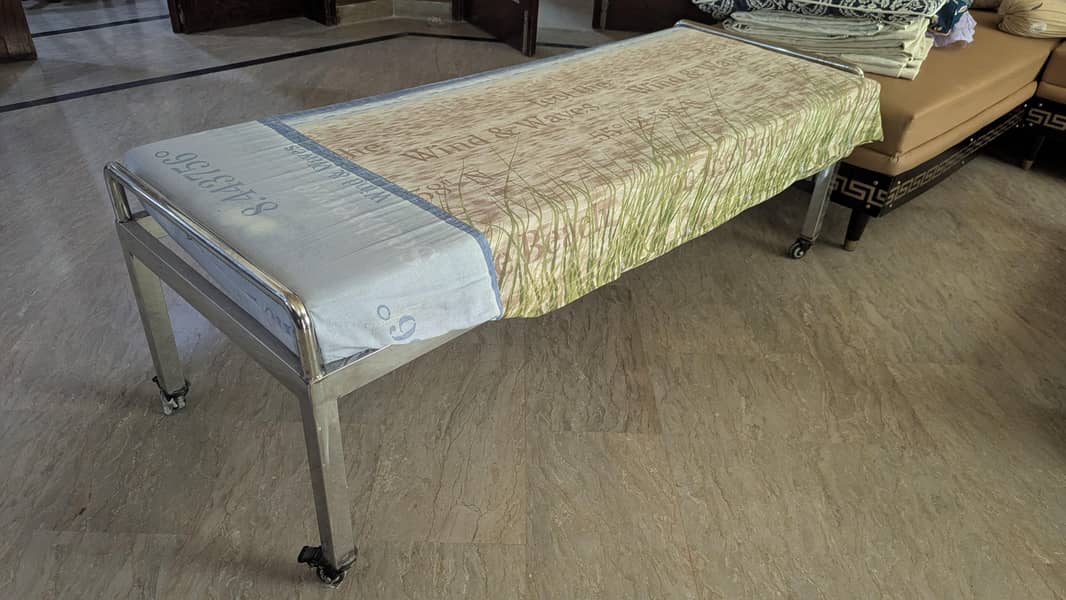 single small adjust bed 0