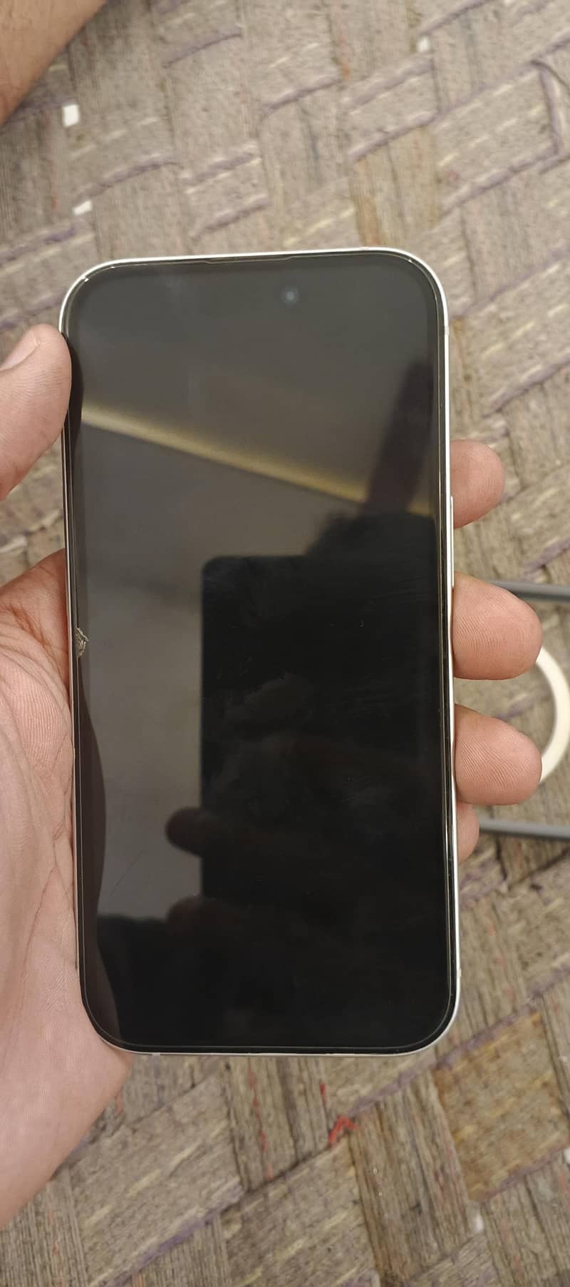 Apple iPhone 15 7