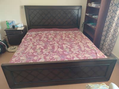 king size bed with mattress