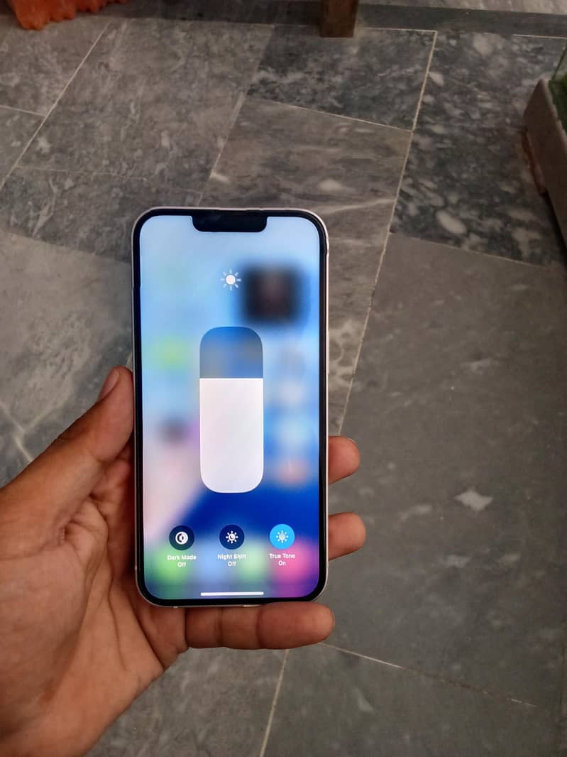 Apple iPhone 13 2