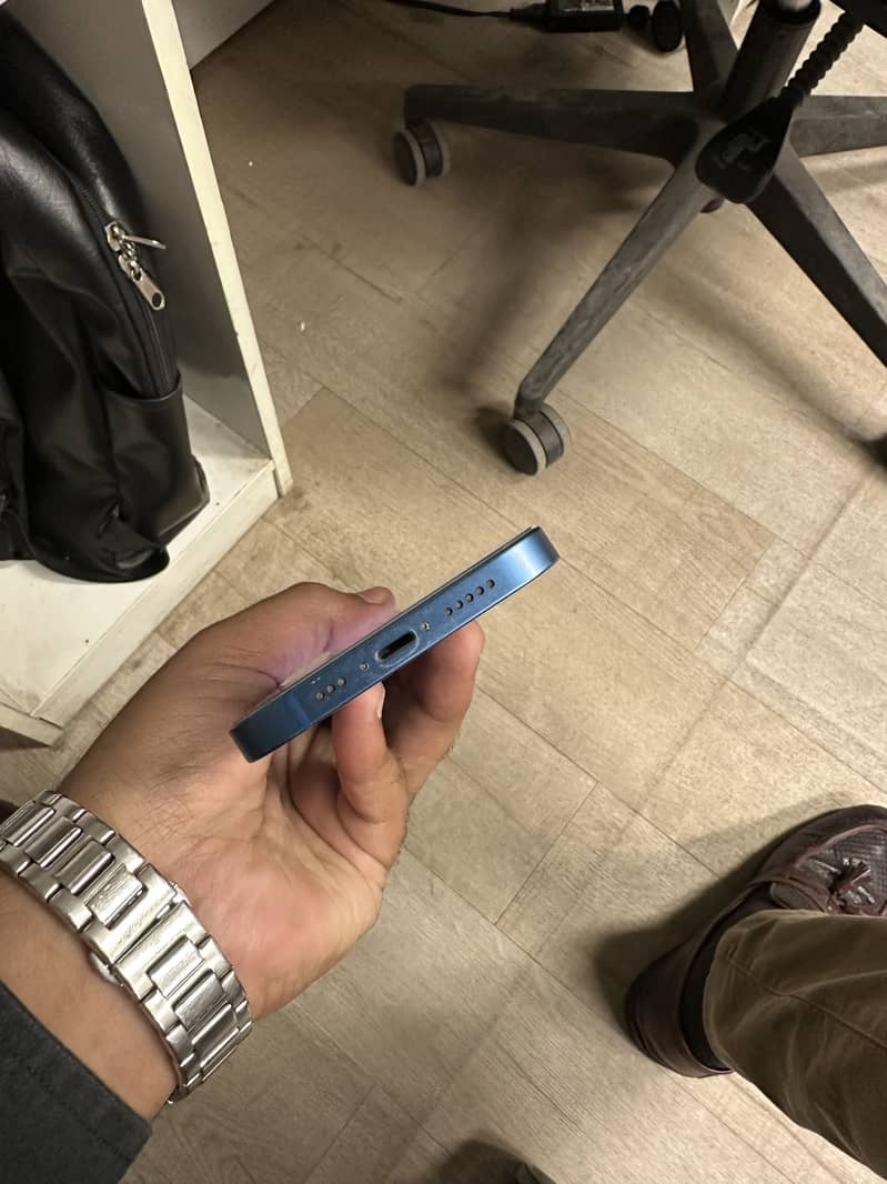 Apple iPhone 13 3
