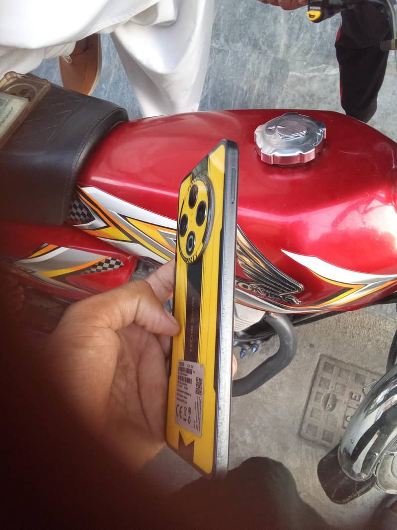 Tecno Spark 30 8/128 2