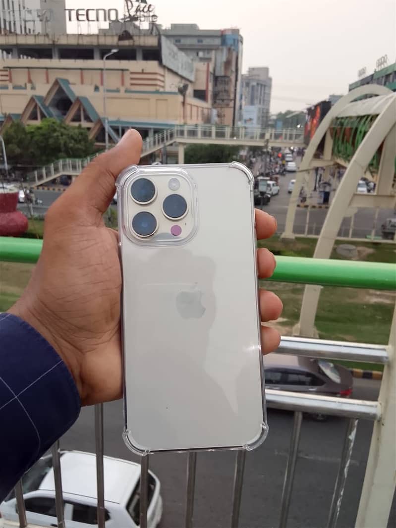Apple iPhone 13 Pro Max 2