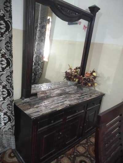 Dressing table
