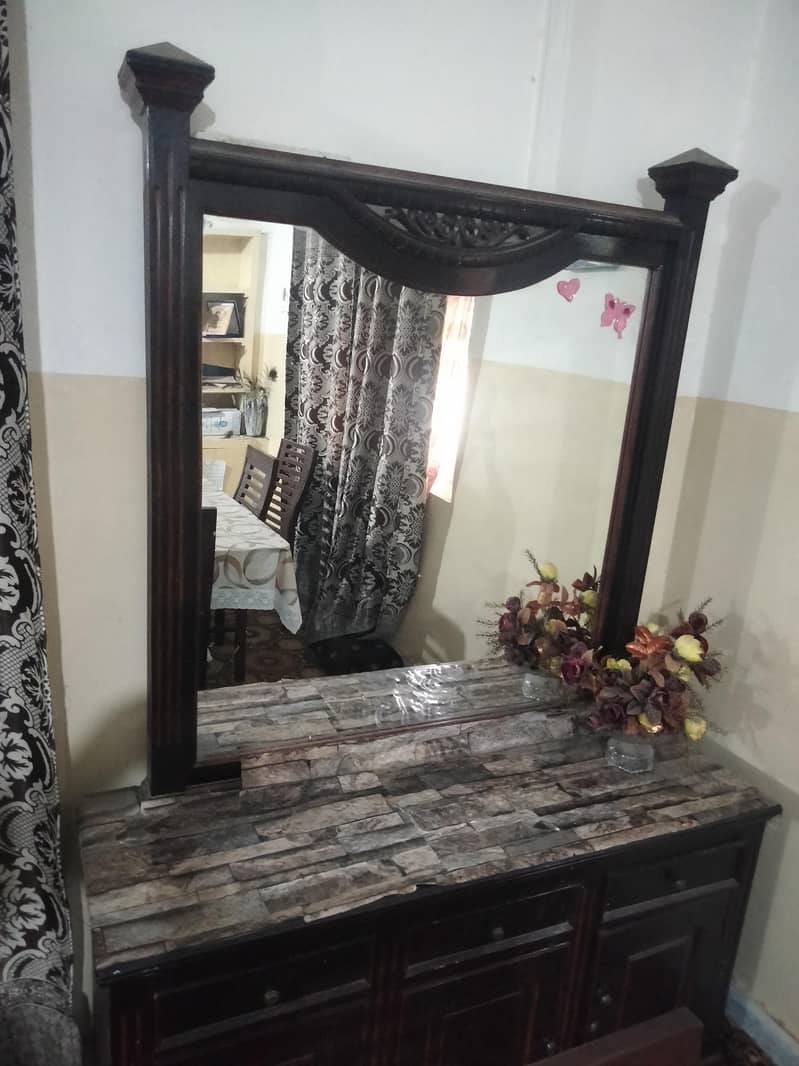 Dressing table 3