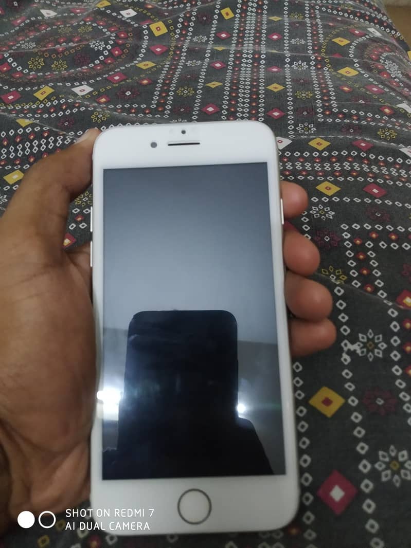 Apple iPhone 7 0