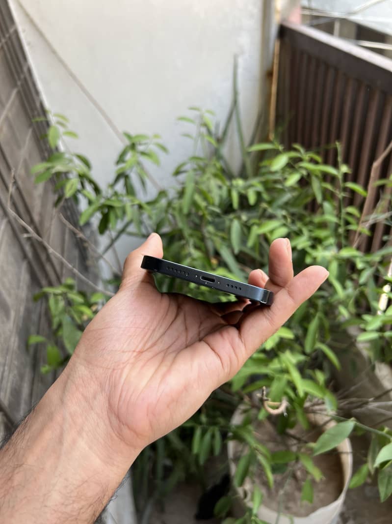 Apple iPhone 14 plus 3