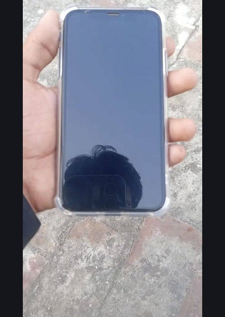 Apple iPhone XR 0