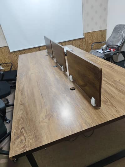 Office Table in Aluminum Frame