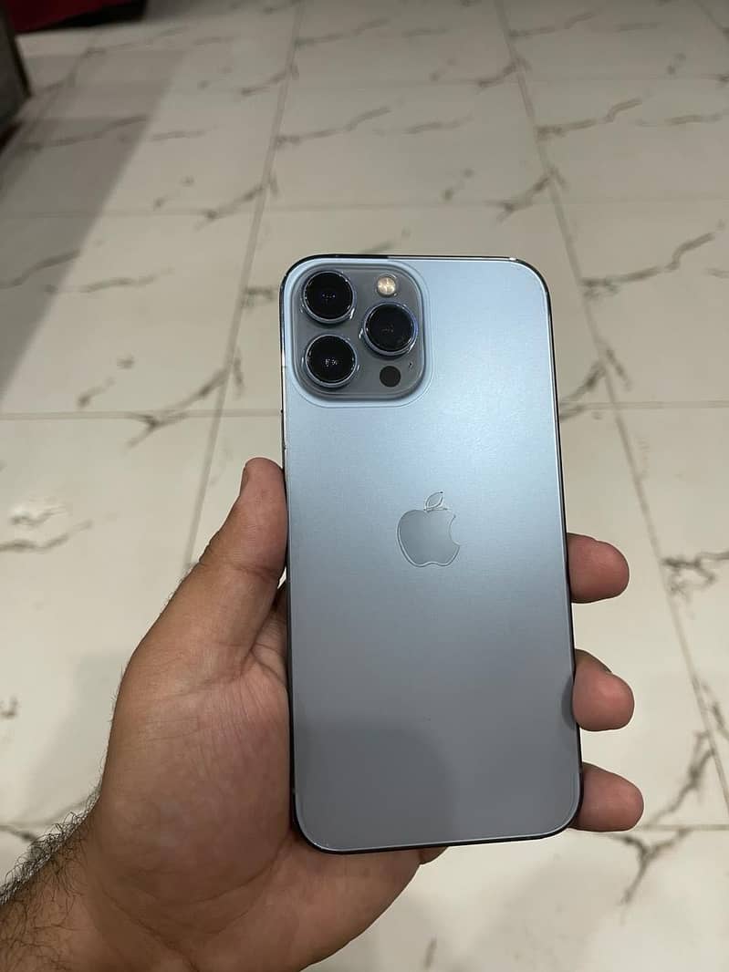 Apple iPhone 13 Pro Max 3