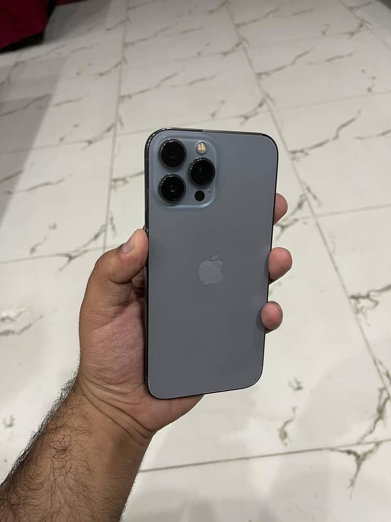 Apple iPhone 13 Pro Max 4
