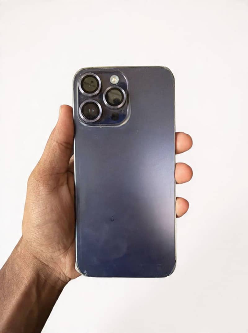 Apple iPhone 14 Pro Max 1