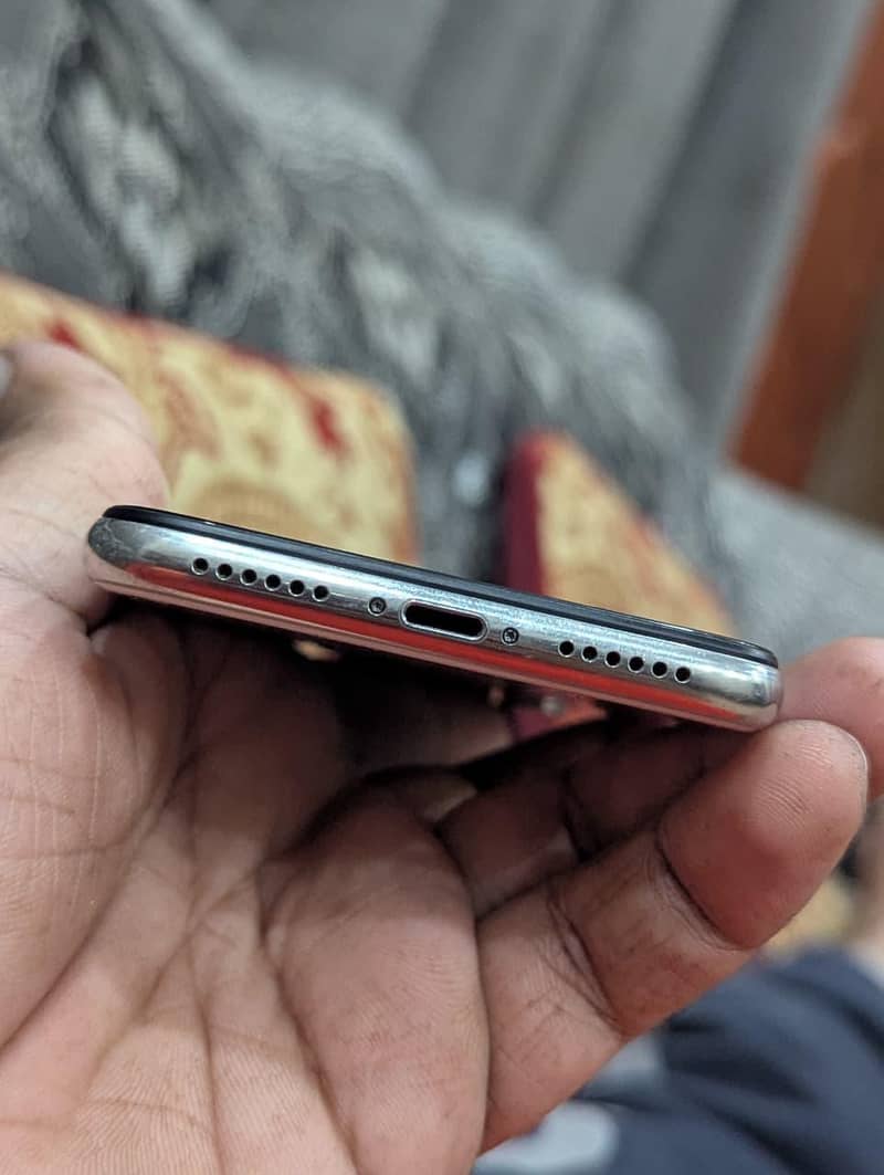 Apple iPhone X 3