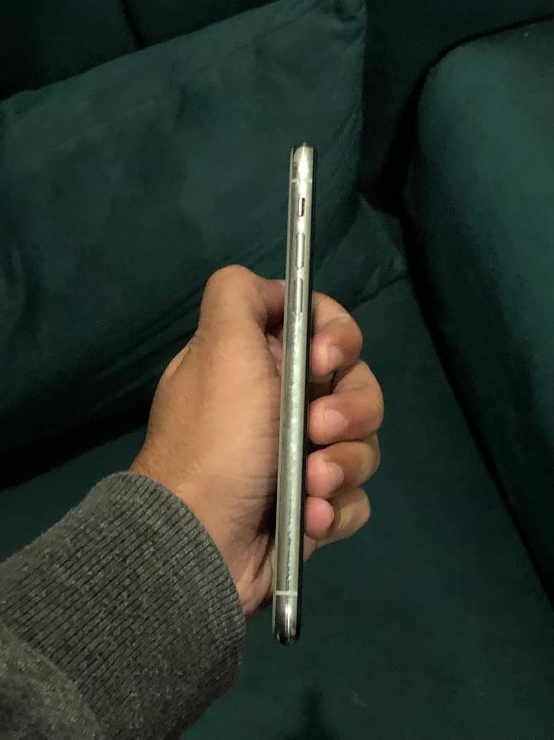 Apple iPhone X (read description) 4
