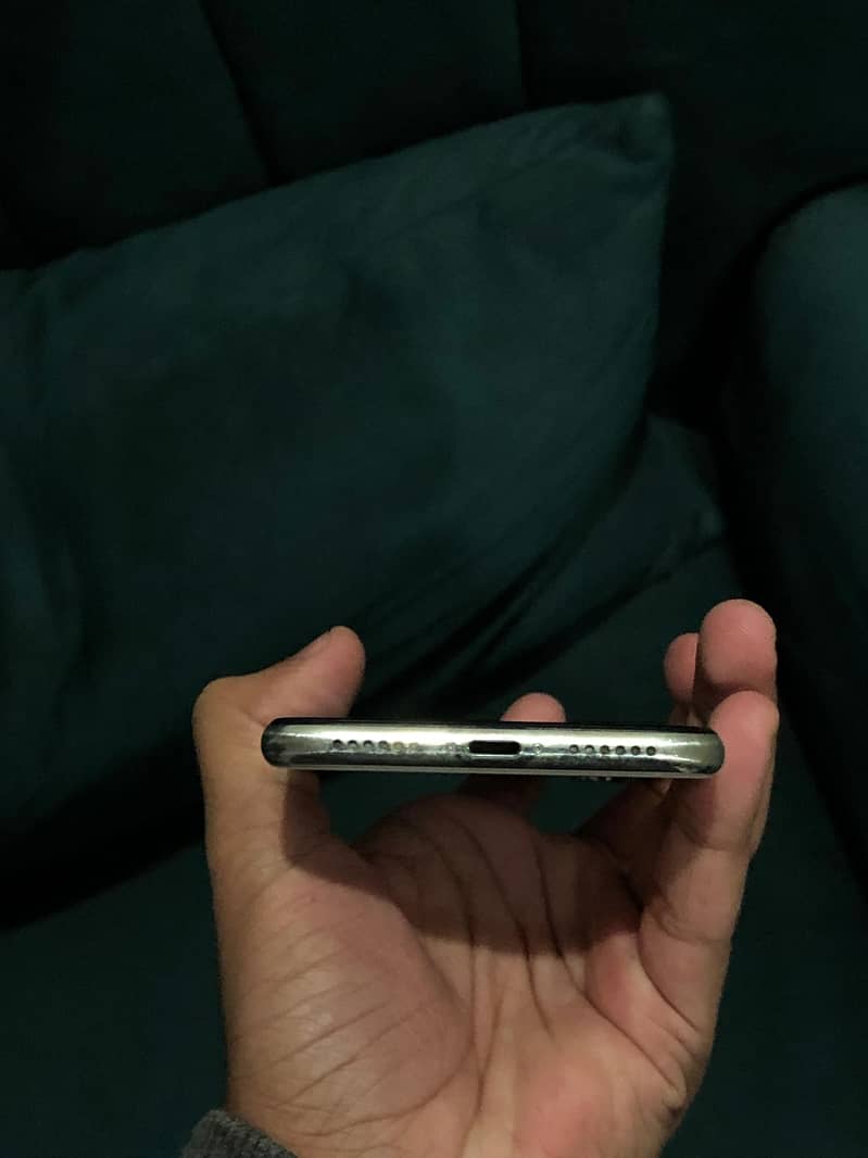Apple iPhone X (read description) 6