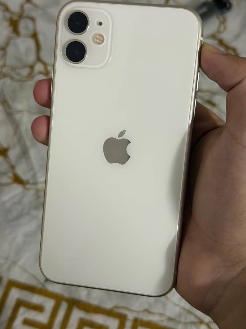 Apple iPhone 11 3