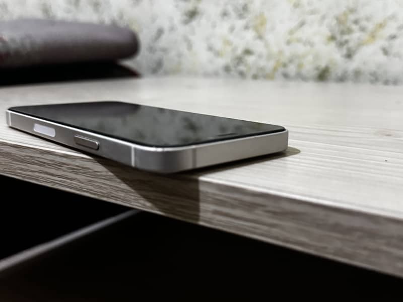 Apple iPhone 12 mini 1