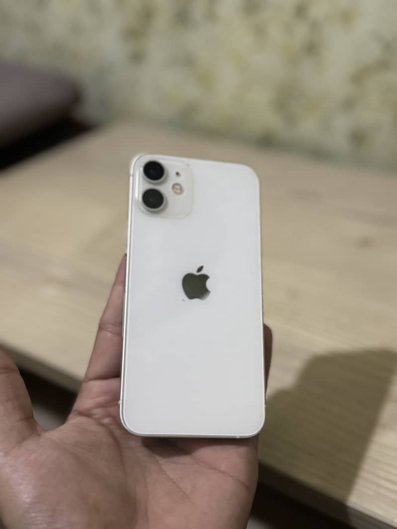 Apple iPhone 12 mini 3