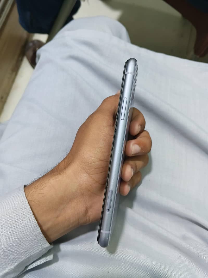 Apple iPhone 11 2