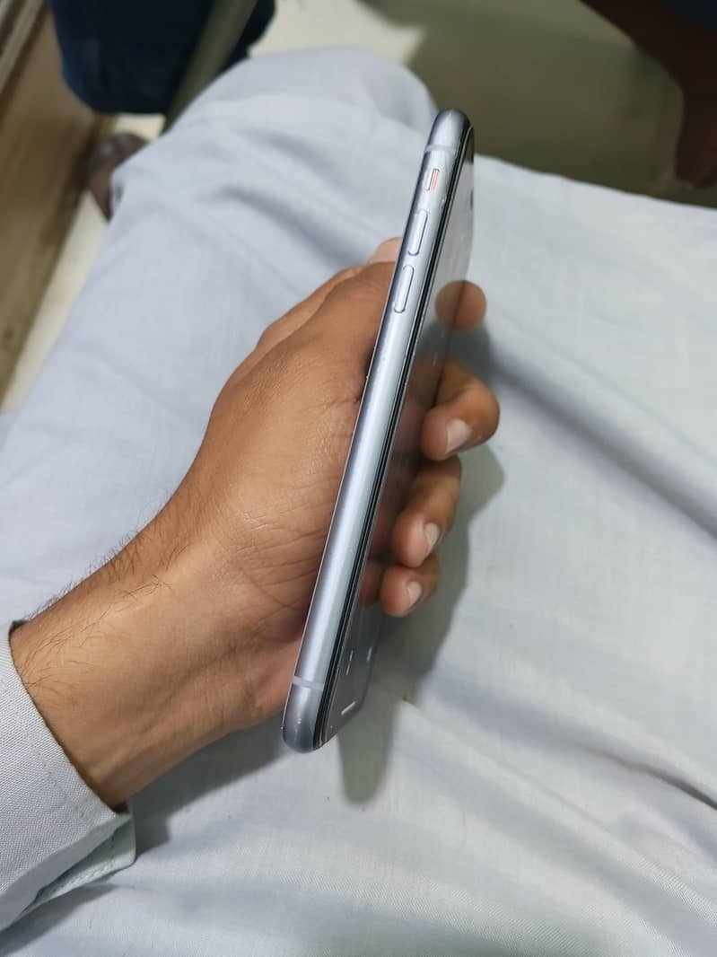 Apple iPhone 11 6