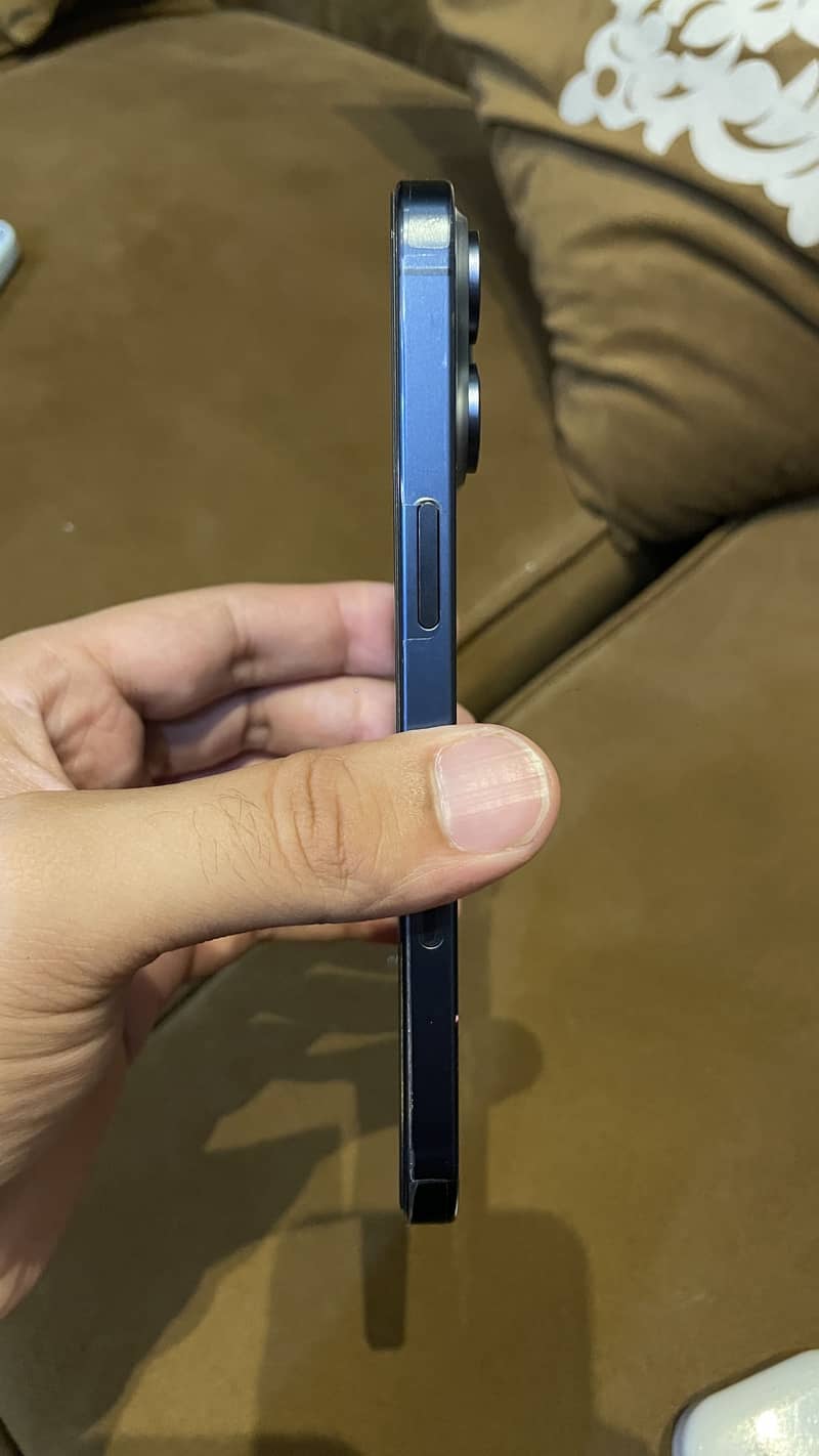 iPhone 15 pro max 3