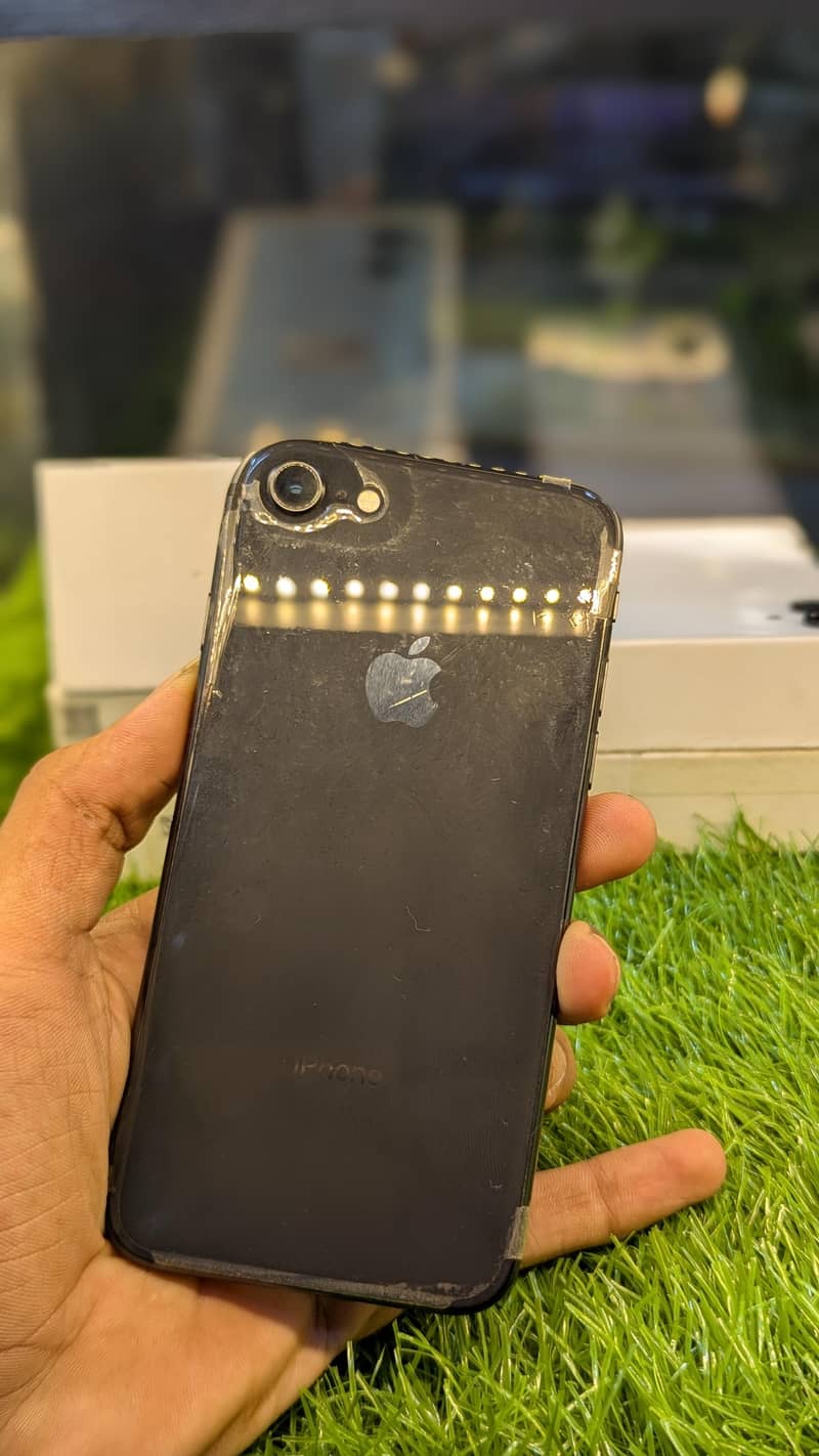 Apple iPhone 8 8