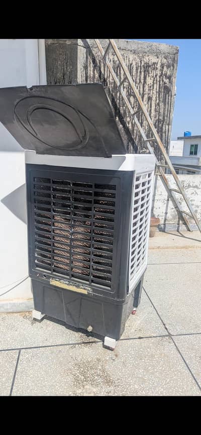 perfectly working condition cooler for sale
