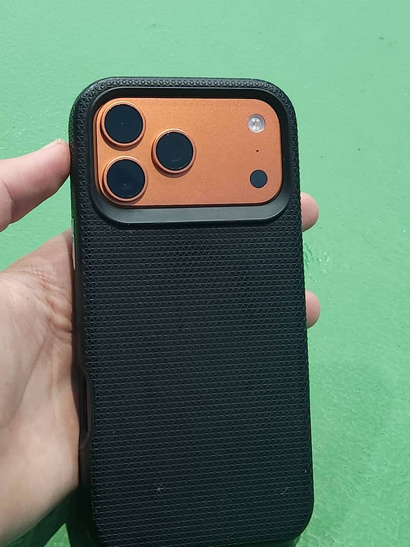 Apple iPhone 17 Pro Max 1