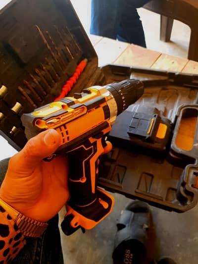 Charging Impact Screw Driil Machine