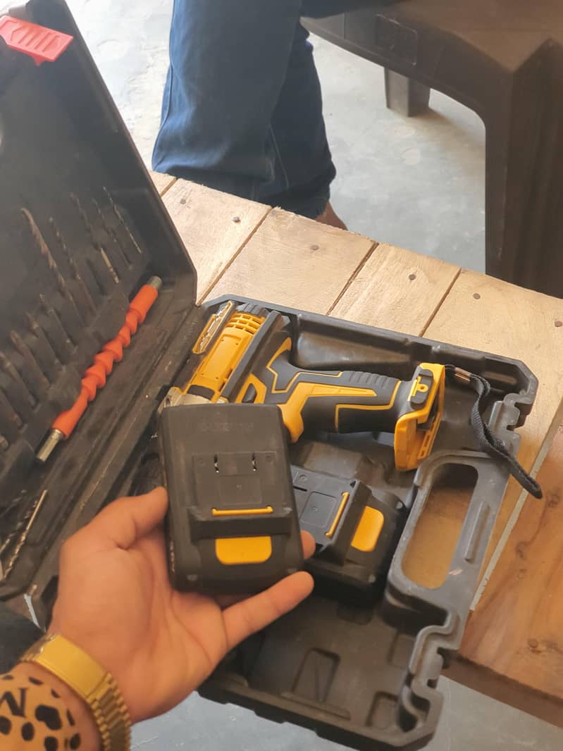 Charging Impact Screw Driil Machine 1