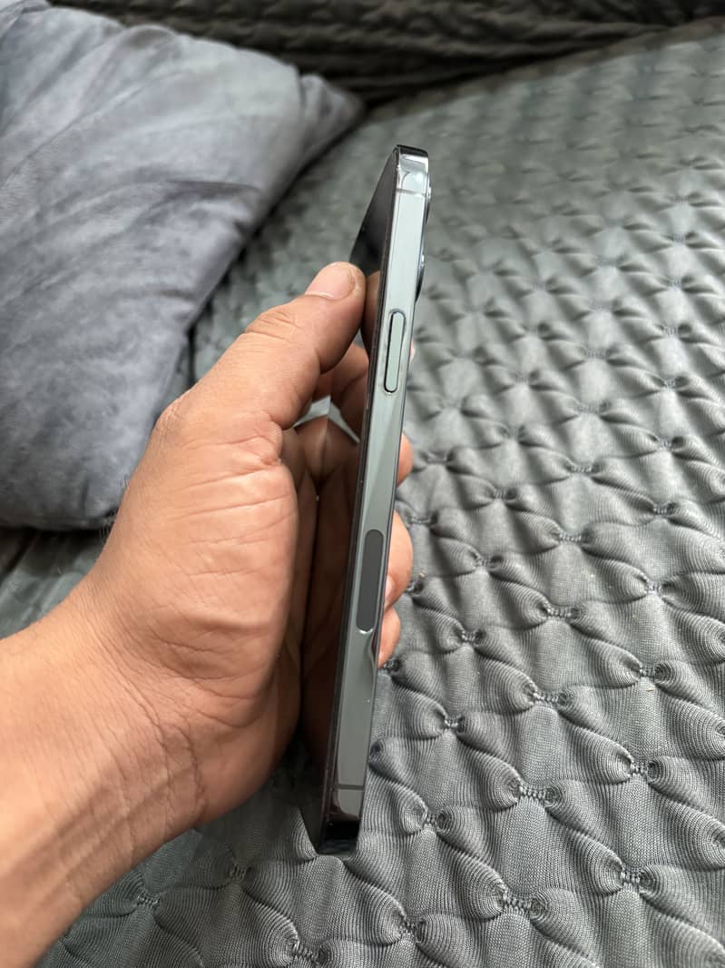 Apple iPhone 12 Pro Max 3