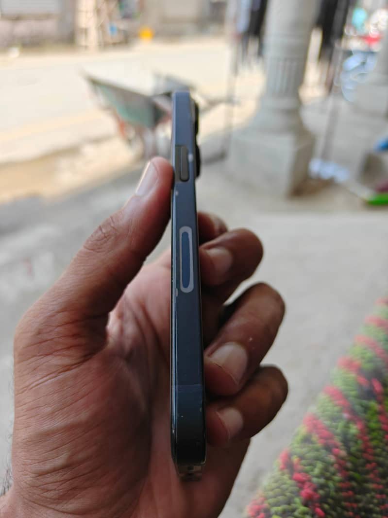 Apple iPhone 14 2