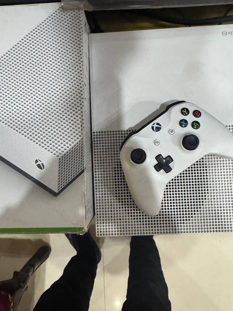 Xbox one s 1tb 1