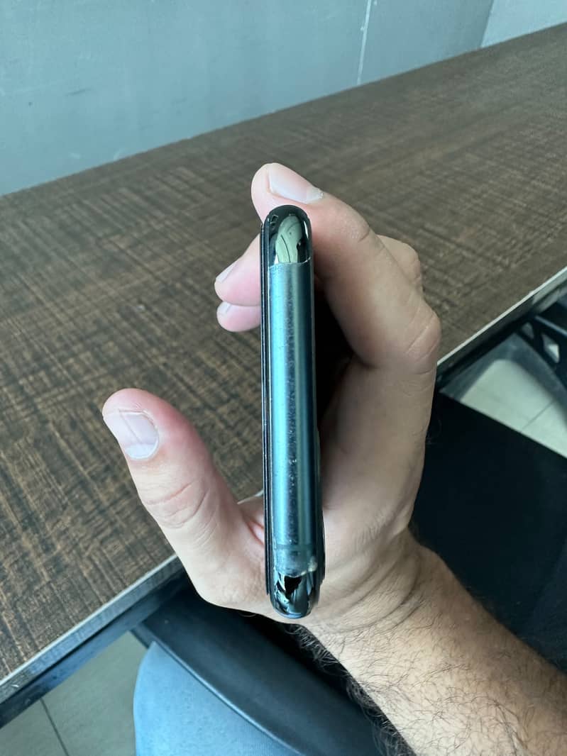 Apple iPhone 11 Pro 6