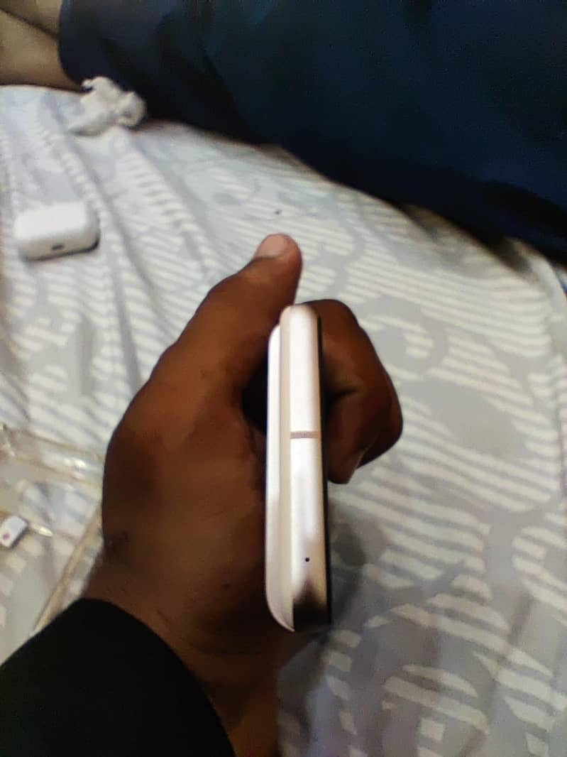 Google Pixel 8 3