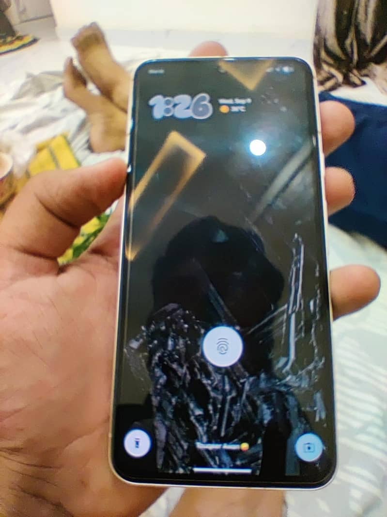 Google Pixel 8 4