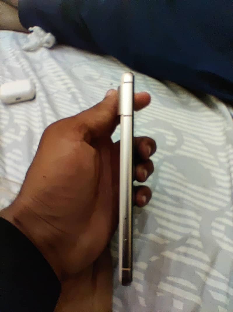 Google Pixel 8 5