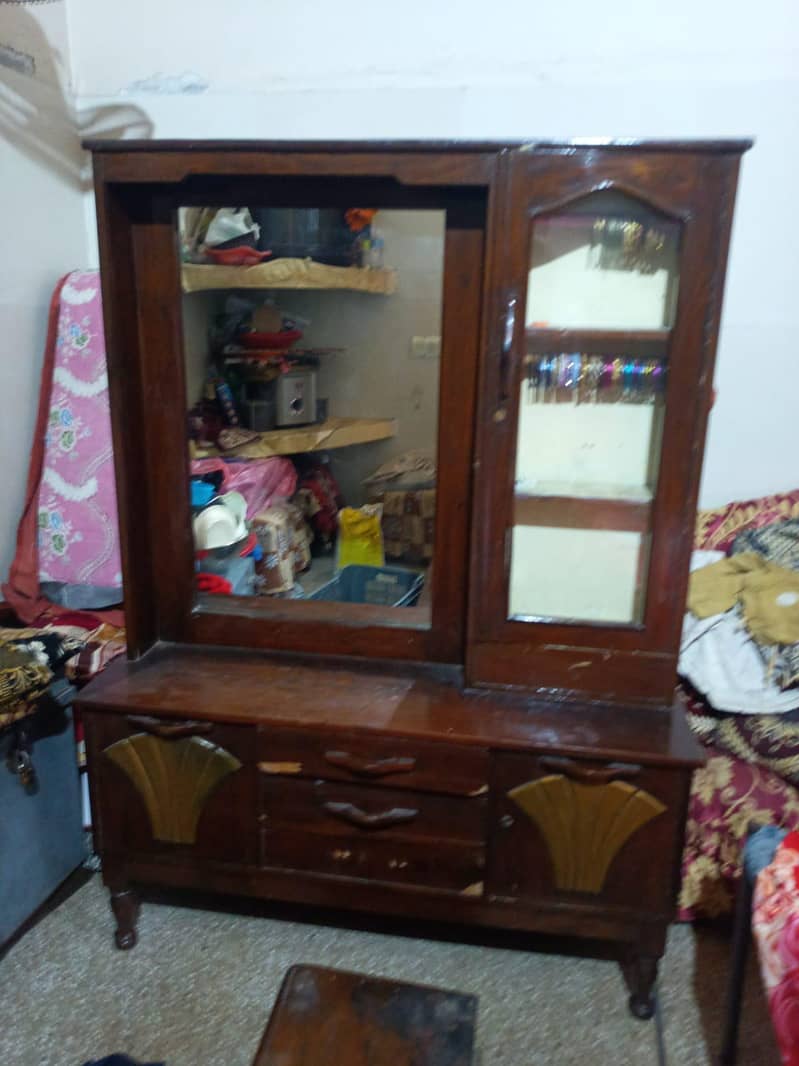 dressers 0