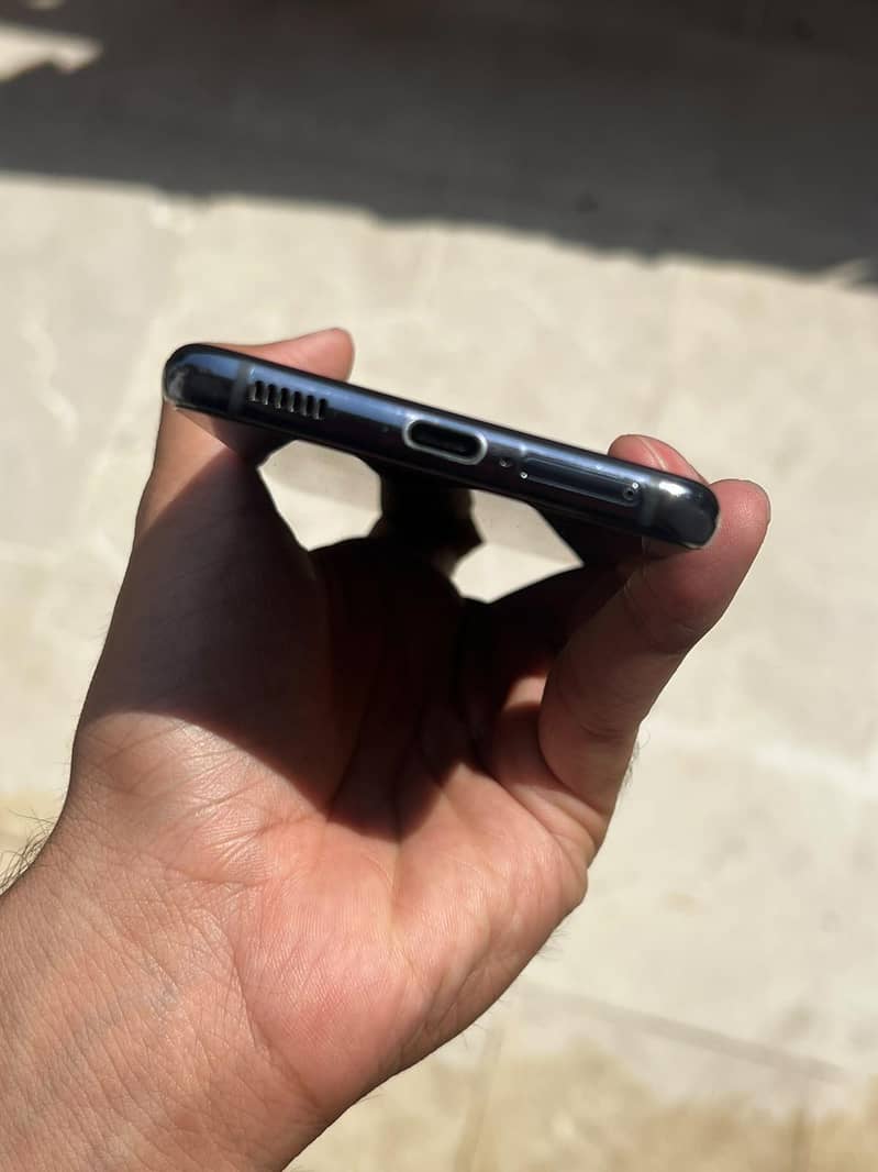 Samsung Mobile S21 4